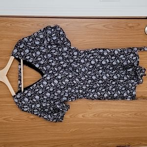 NWT Loft patterned flutter sleeve romper XXS